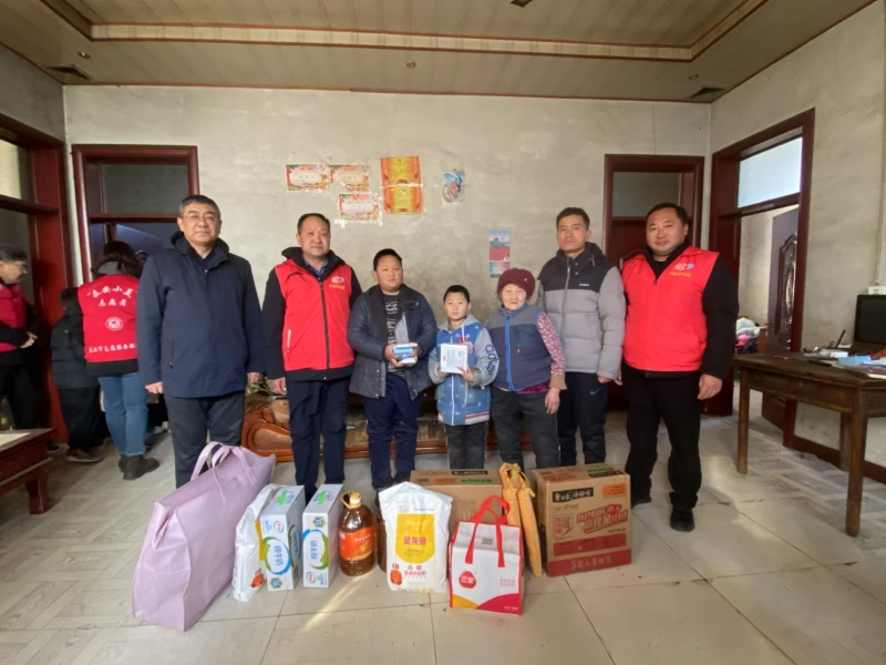 爱心汇聚，情暖寒冬！