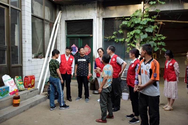 2019.05.28手拉手公益联合财政干校志愿者走访慰问困境儿童的活动总结